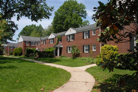 Woodbridge Apartments in Woodbridge, NJ | ApartmentHomeLiving.com