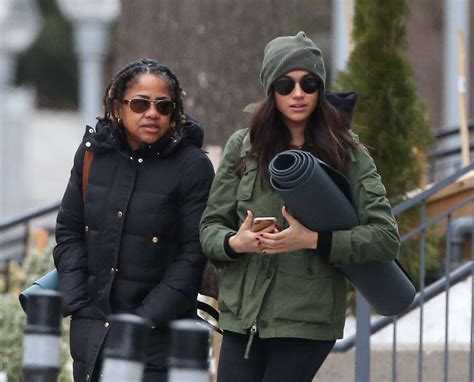 Meghan Markle with her mom going to Yoga -25 – GotCeleb