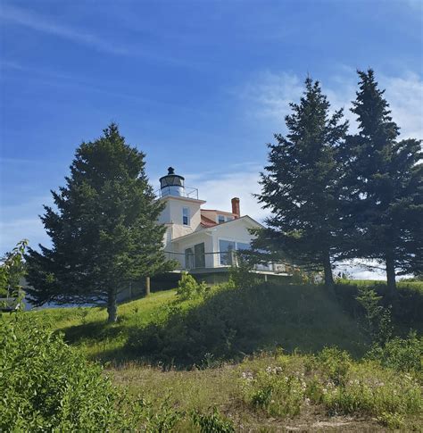 44 Beautiful Lighthouses in Upper Peninsula Michigan