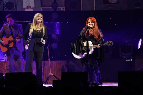 Wynonna Judd on navigating stages of grief, healing while touring after mother's death and more ...