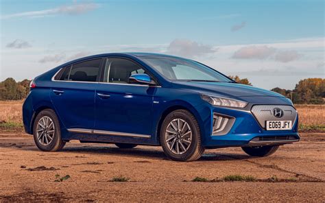 Hyundai Ioniq Electric 2022 | UK Specs, Price, Range | Read our review