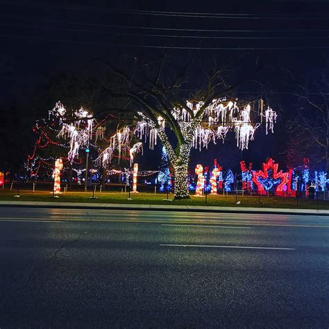 Jackson park lights : r/windsorontario