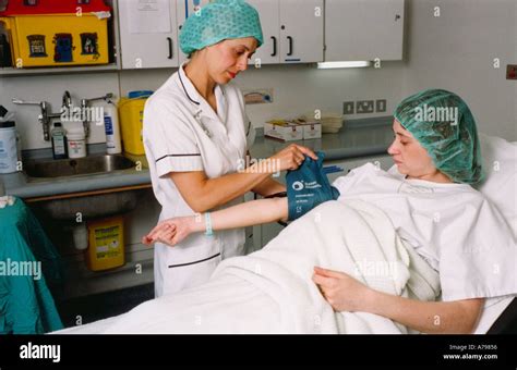 Anesthesiology monitoring patient hi-res stock photography and images ...