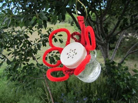 Little Susie Home Maker: Homemade Hummingbird Feeder & Recipe