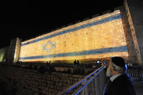 Israelis celebrate Israel's Independence Day - All Photos - UPI.com