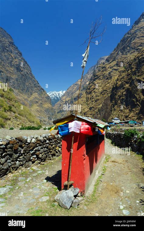 Small Mani wall in Tal, on the Annapurna circuit, Nepal Stock Photo - Alamy