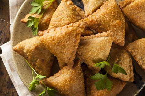 How to Make the Best Indian Samosas at Home: Healthy Vegetarian Samosa ...