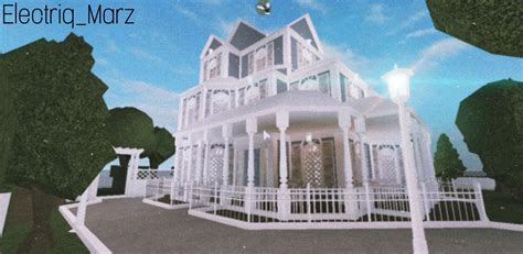 Blue Victorian Mansion : r/Bloxburg