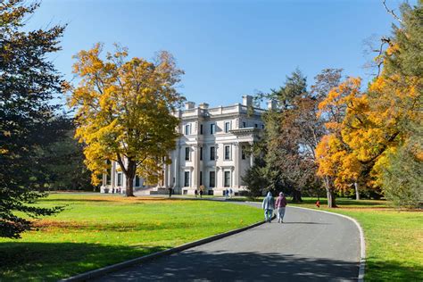 Touring the Vanderbilt Mansion National Historic Site in the Hudson ...