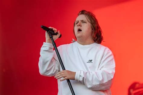 Lewis Capaldi tickets sell-out in seconds for 2023 tour - Manchester Evening News