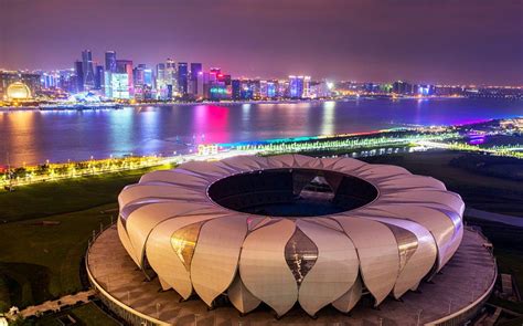 Isn't this picture amazing? The Hangzhou Stadium by night, one of many Palram's Stadium Projects ...