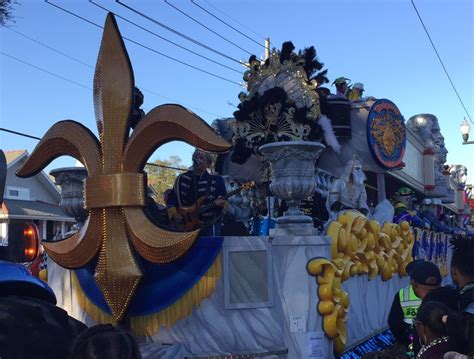 Floats & Parades | Mardi Gras New Orleans