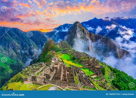 Machu Picchu, Cusco,Peru: Overview of the Lost Inca City Machu Picchu ...