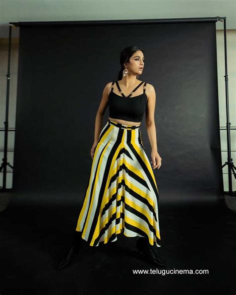 Keerthy Suresh in black & yellow outfit | Telugu Cinema