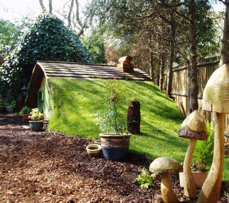 Cute Hobbit House Kit in Garden - 1001 Gardens | Amazing gardens ...