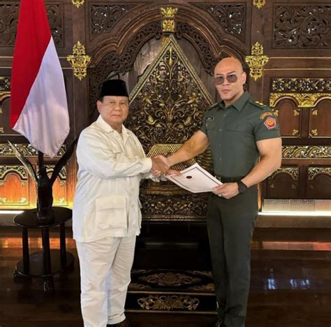 Sangat Setuju ! Pemberian Pangkat Deddy Corbuzier Mengharumkan TNI