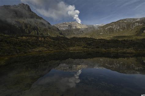 Colombian volcano rumbles to life but villagers resist evacuation - Bukedde Online - Amawulire