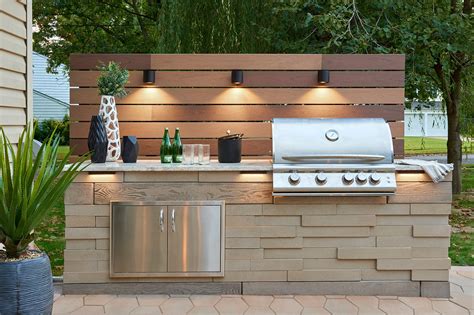 10 Outdoor Kitchen Countertop Ideas and Installation Tips