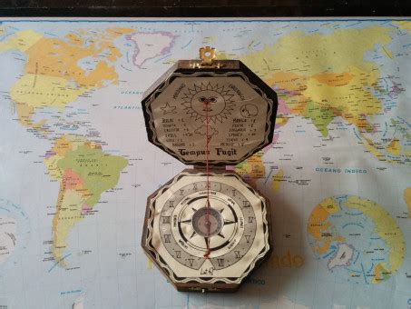 Free fotobanka : kompas, mapa, hodiny, svět, Starožitné, kruh, stálý život 5456x3632 - Ylanite ...