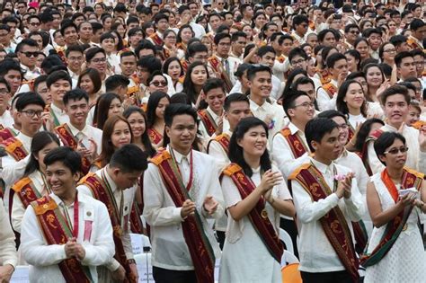 UP has 29 summa cum laude grads | Philstar.com