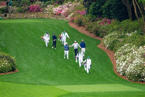 An Ever-Changing Masters Course Changes Again - The New York Times