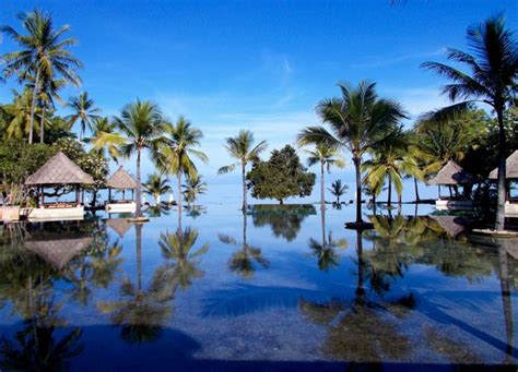 17 BEST HOTELS in LOMBOK - Luxury & Midrange Beach Resorts