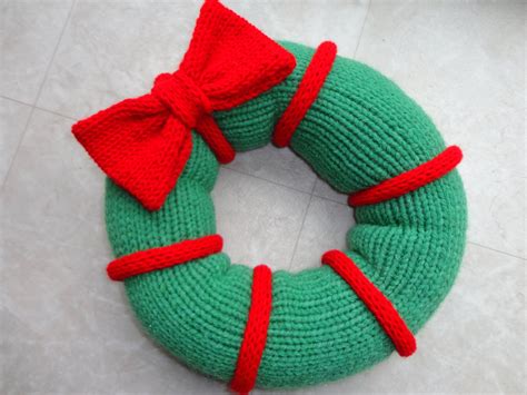 Items similar to PDF Pattern for Knitted Christmas Wreath on Etsy