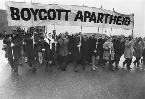 El sistema racista del ‘apartheid’ en Sudáfrica - La Opinión