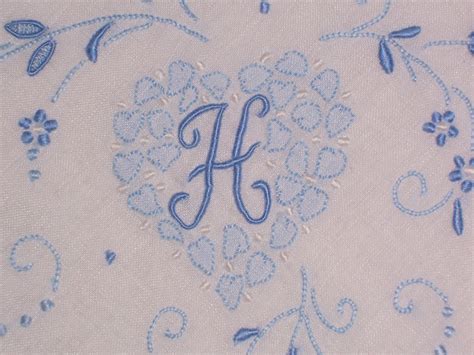 EMBROIDERY HANDKERCHIEF INITIAL « EMBROIDERY & ORIGAMI