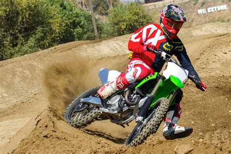 2019 Kawasaki KX450 Review (17 Fast Facts)