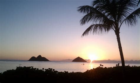 Lanikai sunrise Kailua Oahu | Kailua oahu, Beautiful places to visit, Oahu