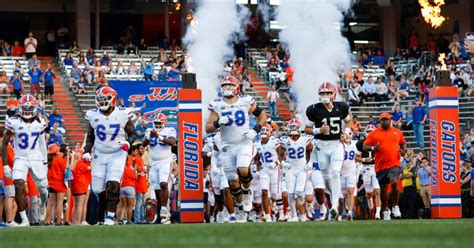 Should the Florida Gators play the Orange & Blue game Thursday?