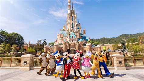 NEWS: Hong Kong Disneyland Has Extended Its Closure | LaptrinhX / News