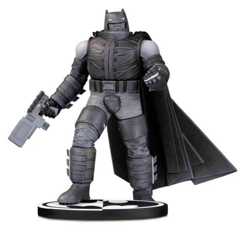 ARMORED BATMAN BLACK AND WHITE (FRANK MILLER) BATMAN BLACK AND WHITE STATUE