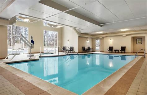 Hotel Amenities - Hampton Inn & Suites Poughkeepsie