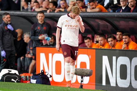 Man City captain Kevin De Bruyne suffers injury blow at Burnley ...