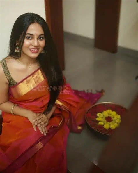 Actress Bhavani Sre Beautiful Saree Photos 02 (155426) | Kollywood Zone