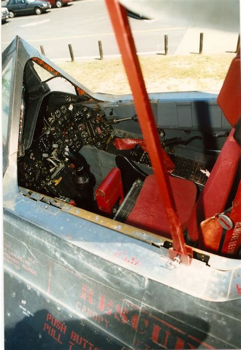 SR-71 Pilot's cockpit, instruments, stick, ejection seat | Sr 71 ...