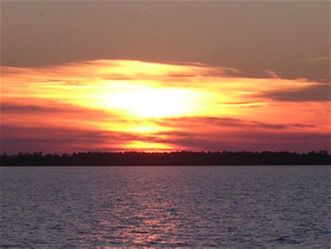 Lake Moultrie Sunset (South Carolina) | ThriftyFun