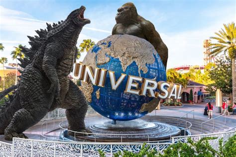 Godzilla ride at Universal Studios - Mini Jai Travel