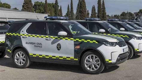 La DGT quiere que lleves una luz de emergencia en tu coche, desde 2021