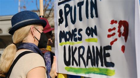 Stanford students reflect on ‘Stand With Ukraine’ rally