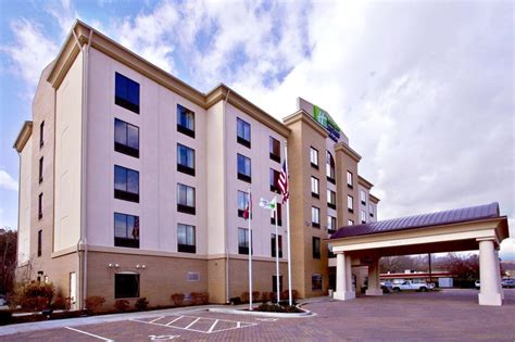 Holiday Inn Express & Suites Oak Ridge Hotel (Oak Ridge (TN)) - Deals, Photos & Reviews