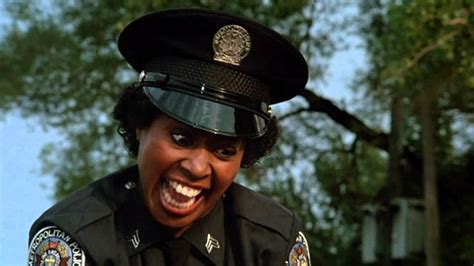 Cinéma: Mort du sergent Laverne Hooks dans «Police Academy» - Le Matin