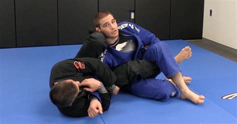 How to Defeat The Judo-Style Rolling Armbar - Grapplearts