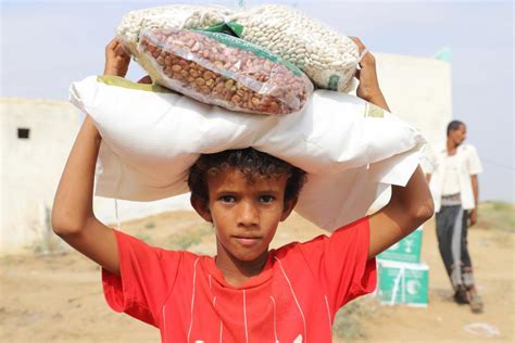 Feature: Yemen's starving children have to cross battlefields, spend days to receive treatment ...