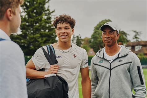 Ben Shelton Arrives at Wimbledon With His Father as Coach - The New York Times