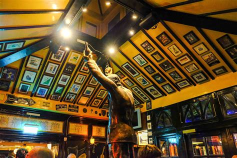 10 Most Iconic Pubs in Dublin - Where to Enjoy a Pint in a Traditional ...