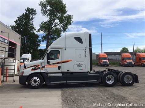 Schneider National 2011 Freightliner Cascadia "re-branded"… | Flickr