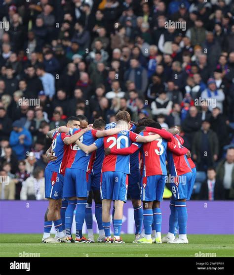 Crystal Palace team huddle. - Crystal Palace v Luton Town, Premier ...